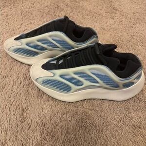 Yeezy 700 v3 Kyanite
